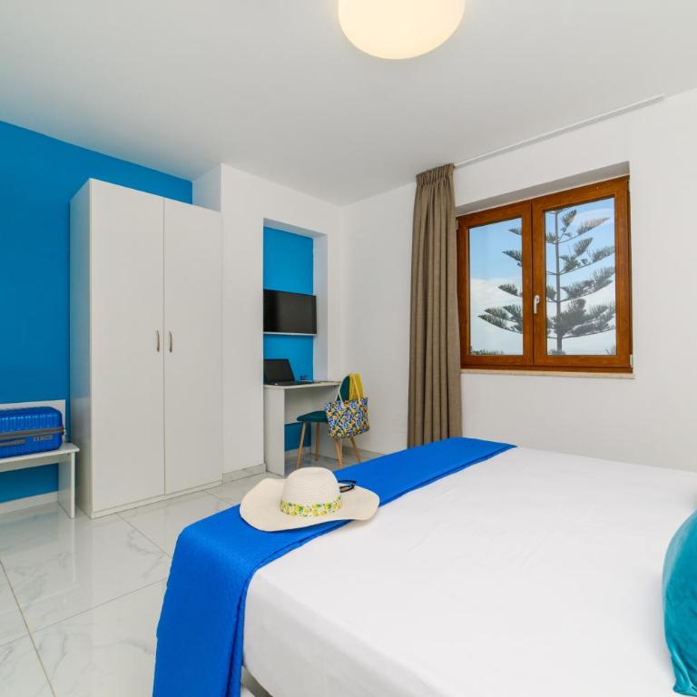 Estate4home - Suites Margar - Camera Quadrupla con Vista Mare - 6