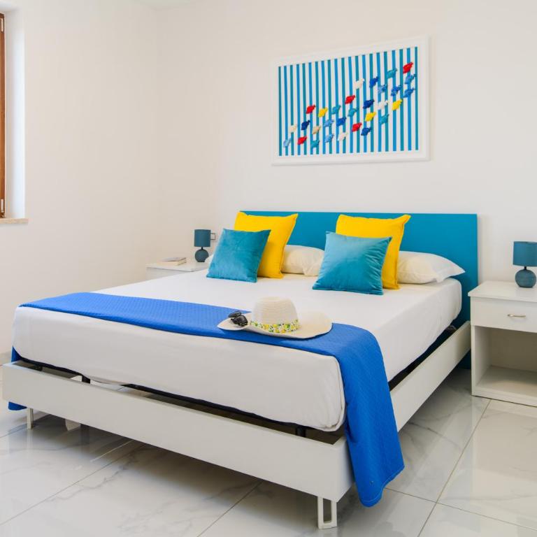 Estate4home - Suites Margar - Camera Quadrupla con Vista Mare - 10