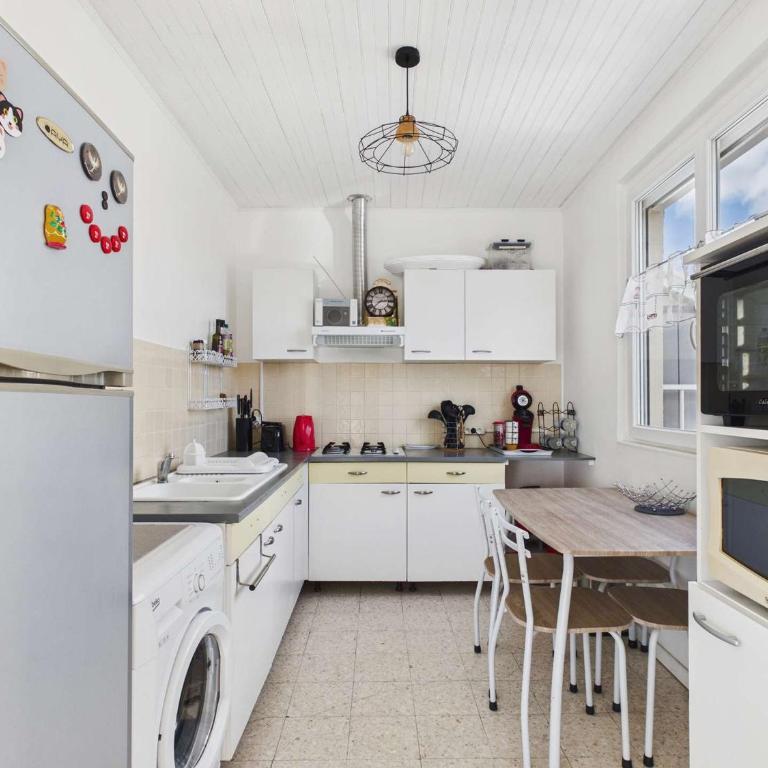 Appartement lumineux avec terrasse, proche plage et commerces - Apartment mit 2 Schlafzimmern - 10