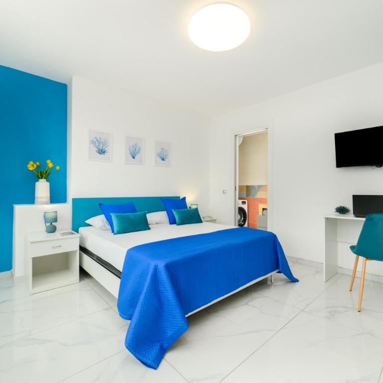 Estate4home - Suites Margar - Camera Quadrupla Superior - 13