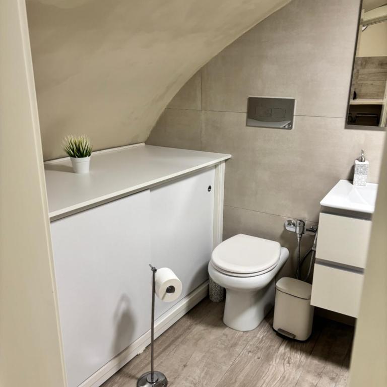 Mini House Teatro Rooms - One-Bedroom Apartment - 23