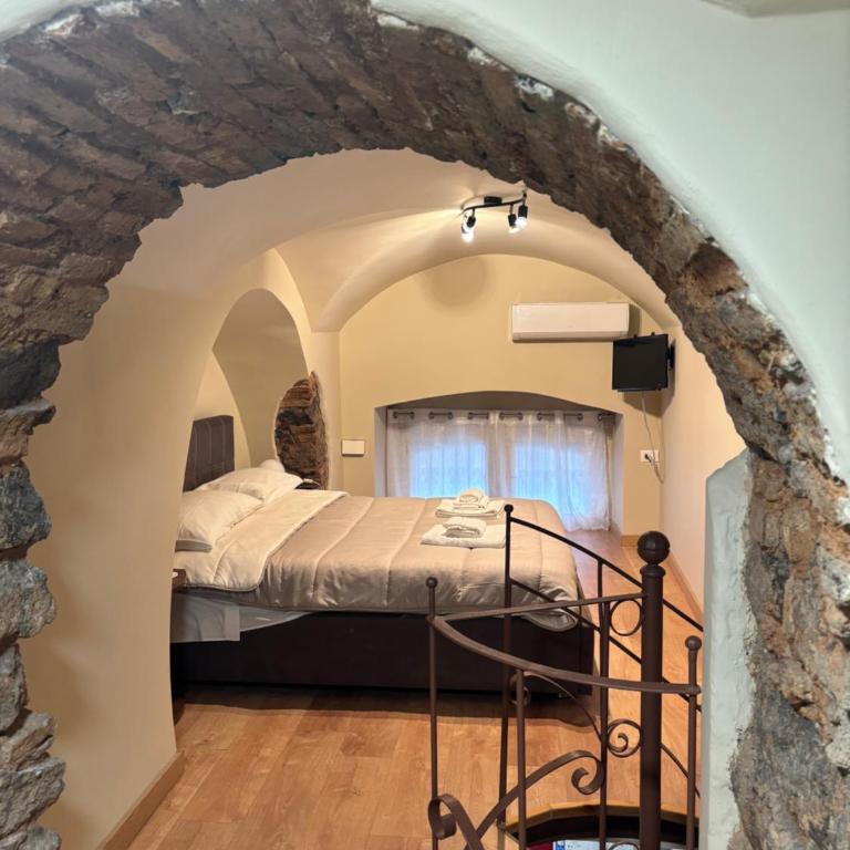 Mini House Teatro Rooms - One-Bedroom Apartment - 5