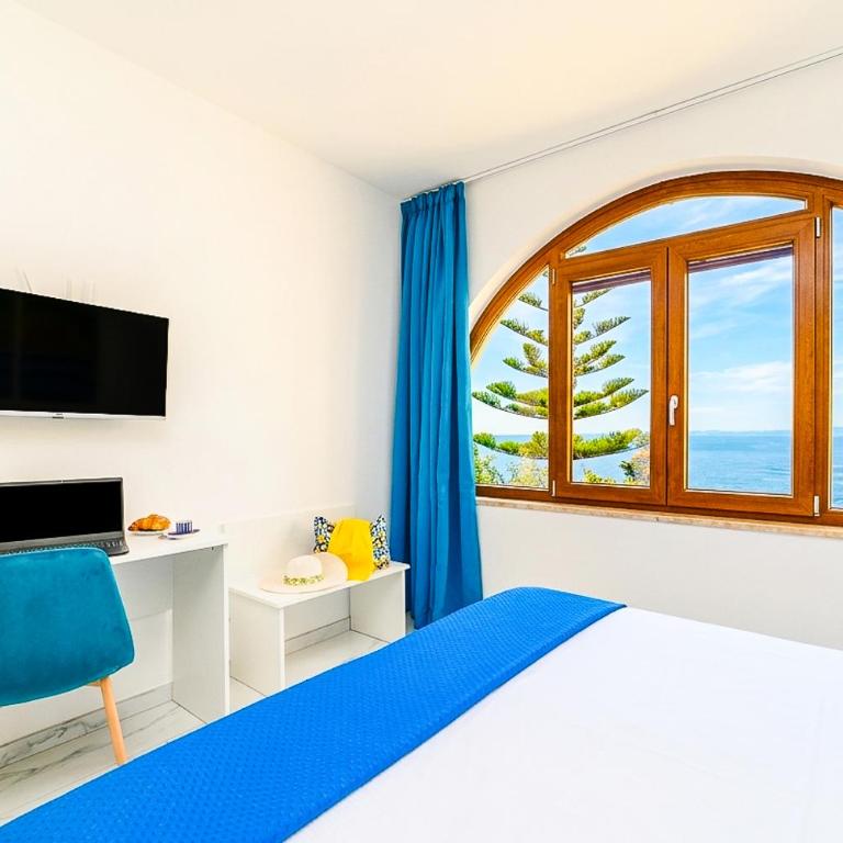 Estate4home - Suites Margar - Camera Matrimoniale con Vista Mare - 10