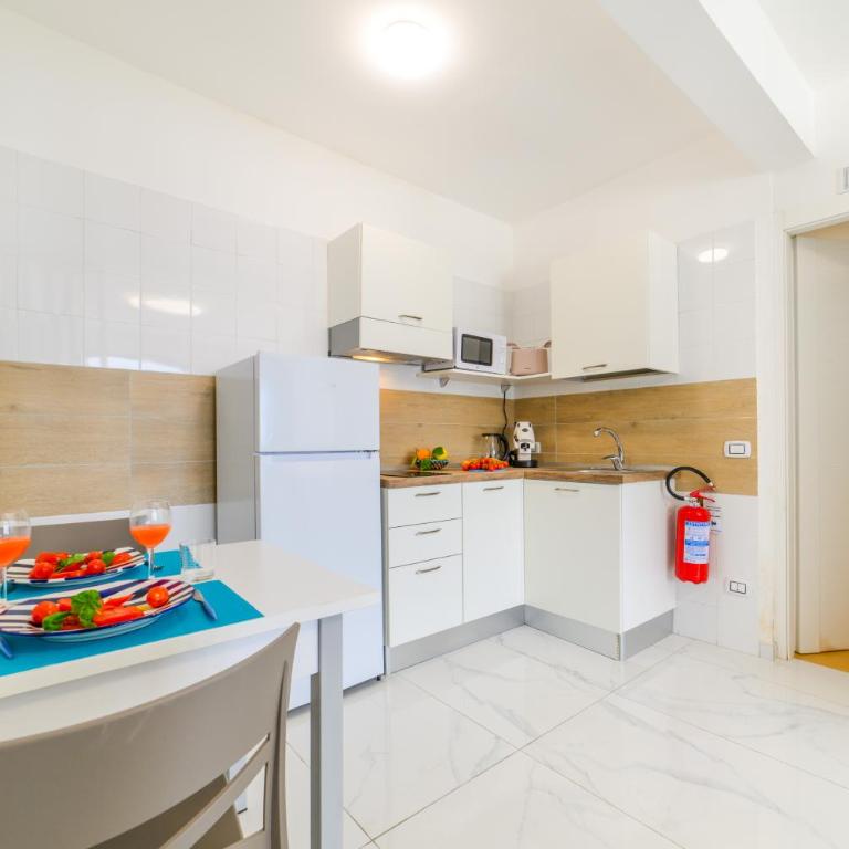 Estate4home - Suites Margar - Camera Matrimoniale con Vista Mare - 14