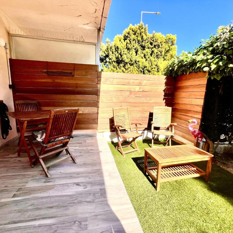 Sanary centre charmant studio 28m2 avec jardin parking privé - Apartment mit 1 Schlafzimmer - 4