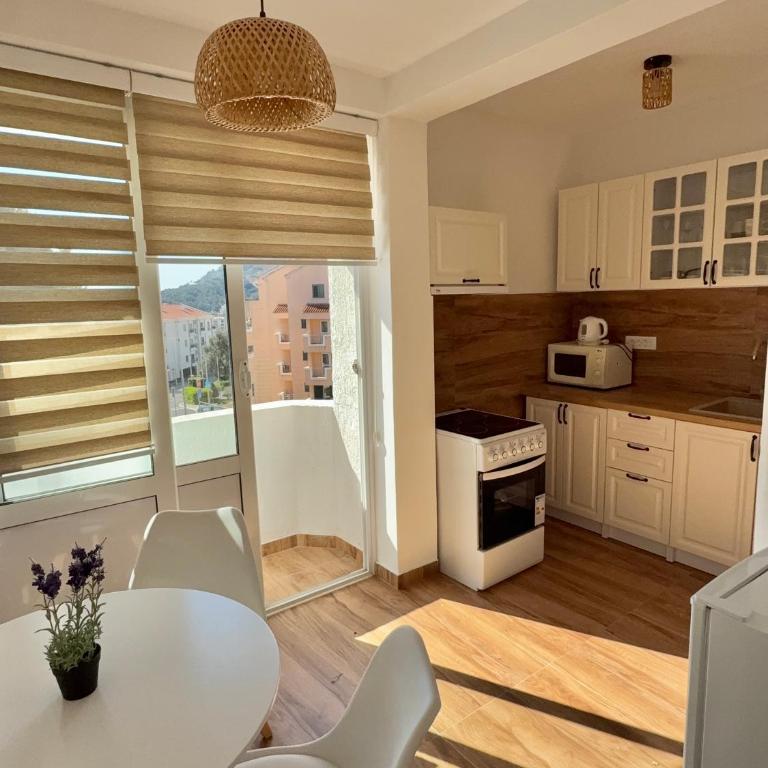 Dolce Blu - One-Bedroom Apartment - 10