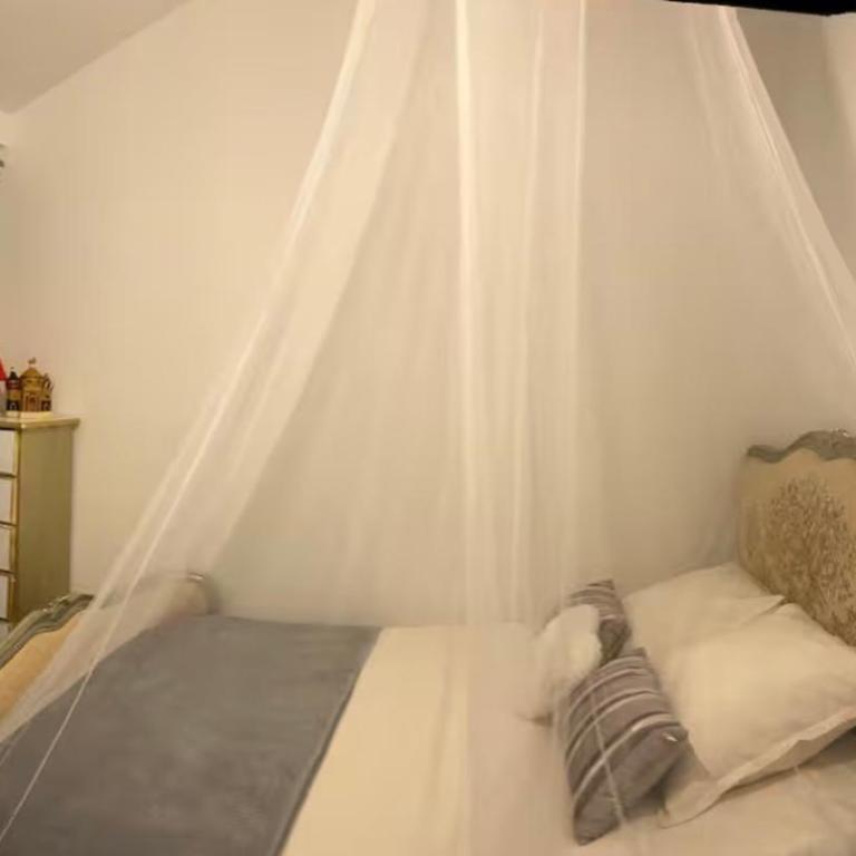 estudio con piscina y jacuzzi - Apartamento de 1 dormitorio - 4