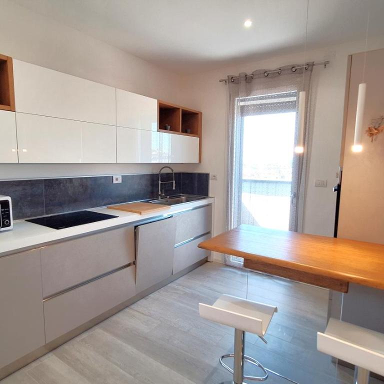 Attico 3 camere con doppi servizi Piazza Torino - Appartamento con 3 Camere da Letto - 10