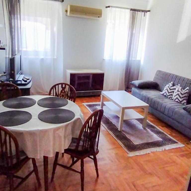 OurStay - One-Bedroom Apartment - 1