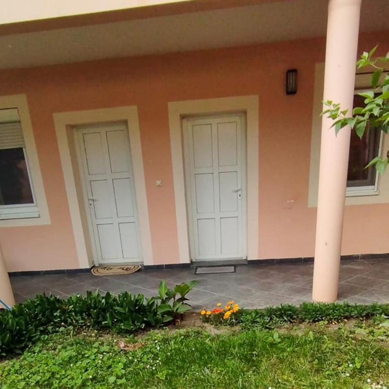 OurStay - One-Bedroom Apartment - 6