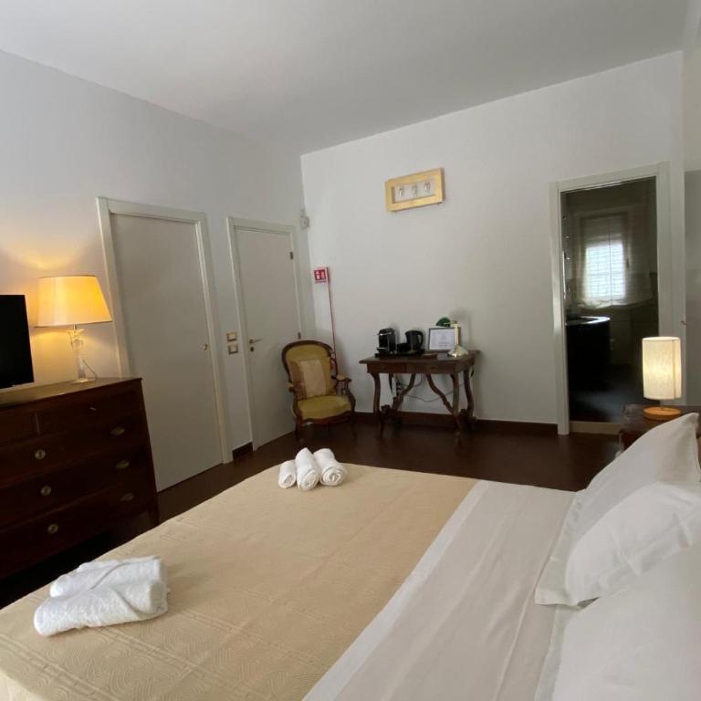 Sparano 51 - Double Room with Balcony - 2