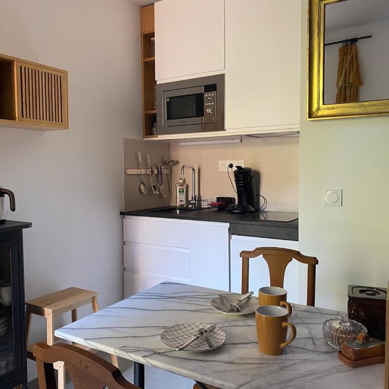 Le Home du Tigre, une adresse de charme avec terrasse et jardin secret, au cœur de Toulouse - One-Bedroom Apartment - 4