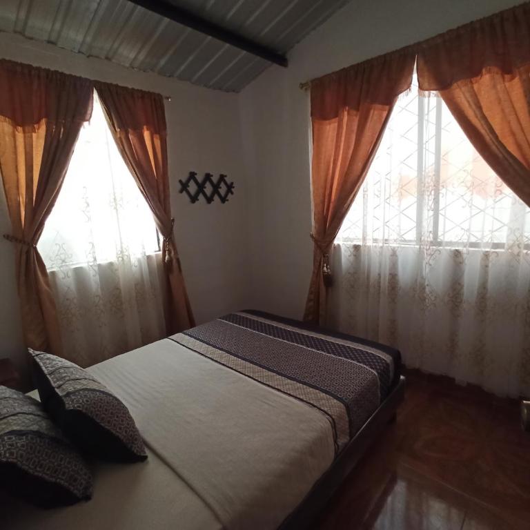 Home Capybara Stay - Three-Bedroom House - 16