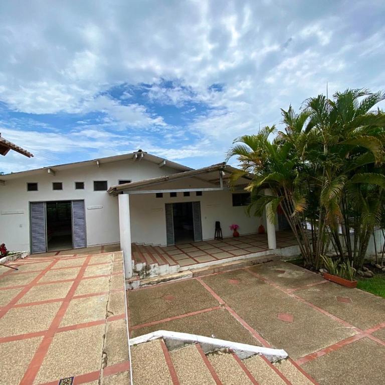 Hermosa casa en Carmen de Apicalá - Casa de 2 dormitorios - 17