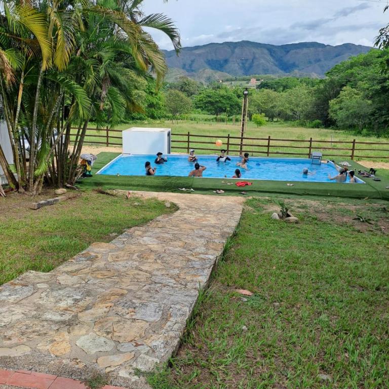 Hermosa casa en Carmen de Apicalá - Casa de 2 dormitorios - 18