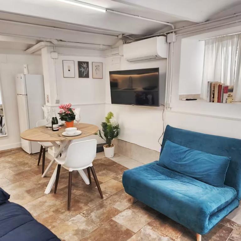 Luminoso loft para parejas - One-Bedroom Apartment - 1