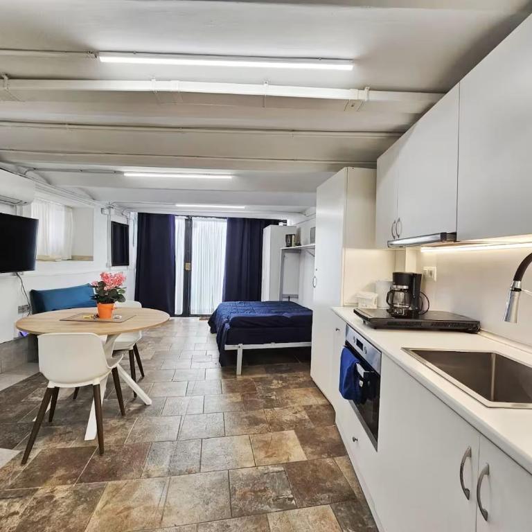 Luminoso loft para parejas - One-Bedroom Apartment - 10