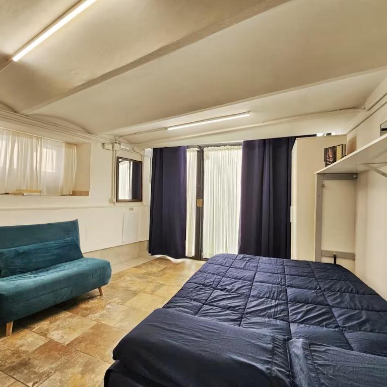 Luminoso loft para parejas - One-Bedroom Apartment - 12