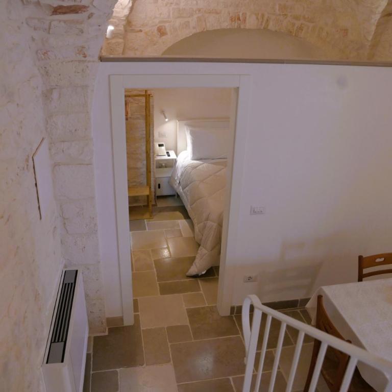 Campanile Inn - Camera King - 9