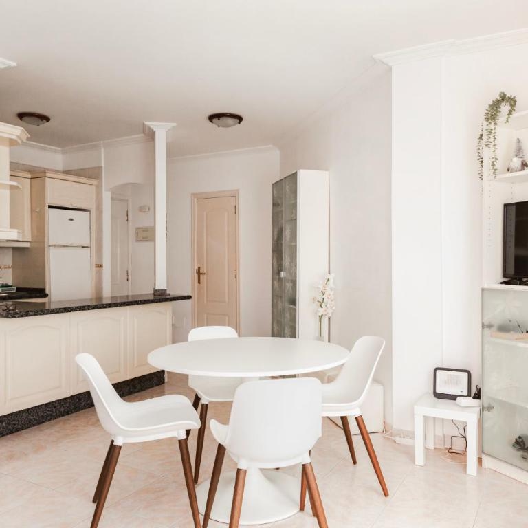 2 bedroom apartment with a pool - Apartamento de 2 dormitorios - 4
