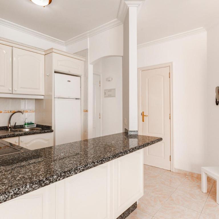 2 bedroom apartment with a pool - Apartamento de 2 dormitorios - 5