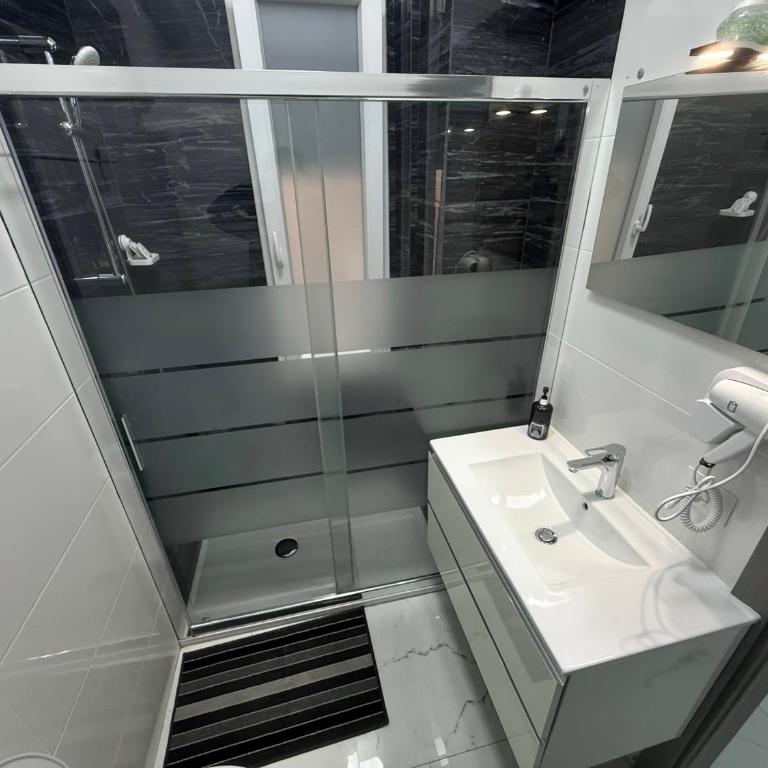 Desire guest House - Camera Matrimoniale con Bagno Privato - 11