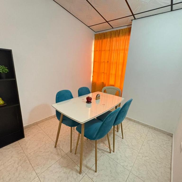 Como en casa - Two-Bedroom House - 2