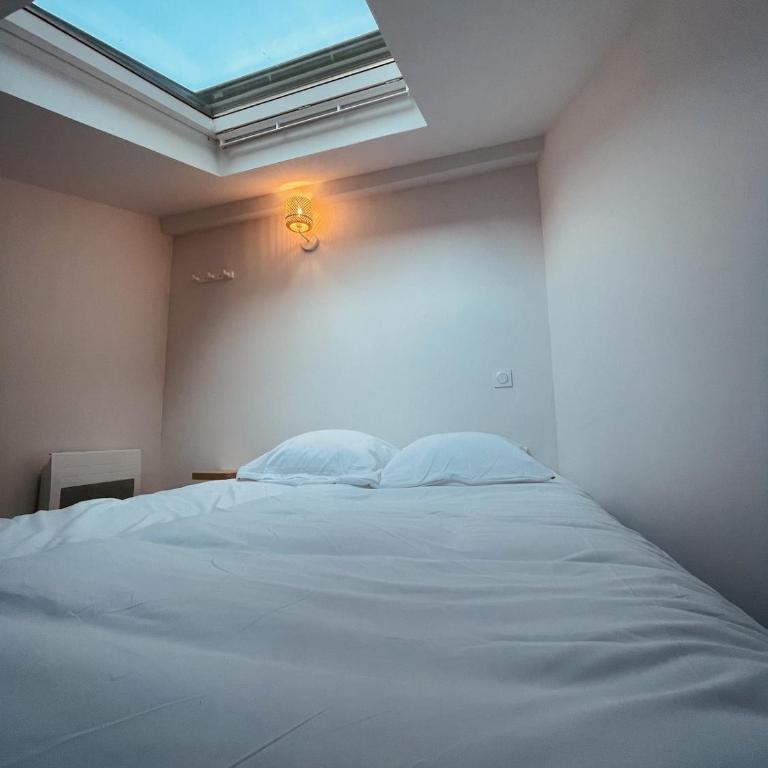 Studio Coquetty petit duplex paisible sur cour - Apartamento de 1 dormitorio - 3