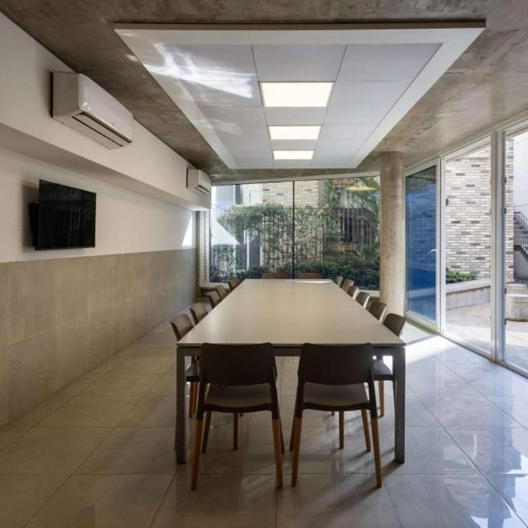 Amplio y departamento en pleno centro de Rosario - Apartamento de 1 dormitorio - 3