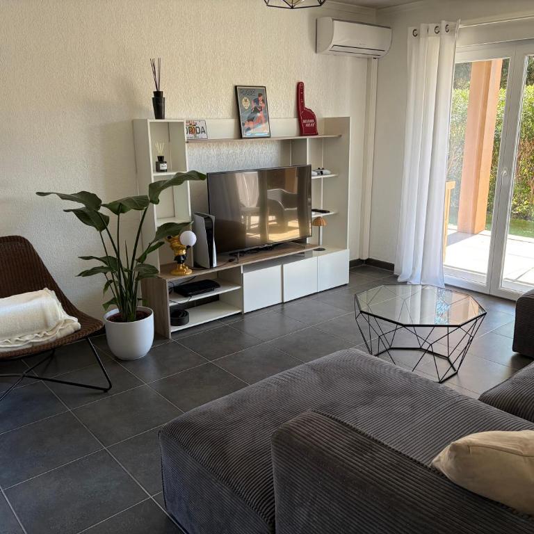 Appartement 65m2 avec Piscine et Rez de jardin 80m2 - Apartment mit 2 Schlafzimmern - 7