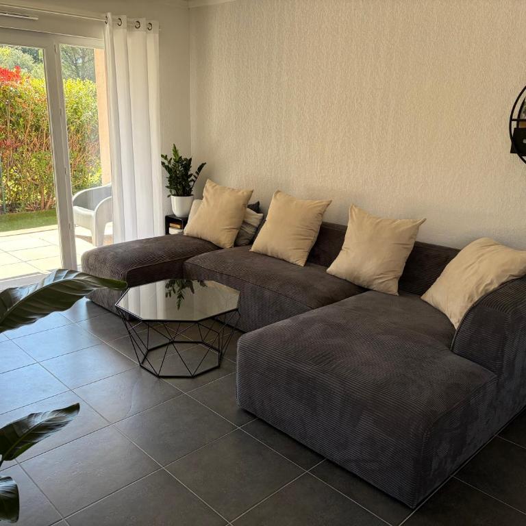 Appartement 65m2 avec Piscine et Rez de jardin 80m2 - Apartment mit 2 Schlafzimmern - 6