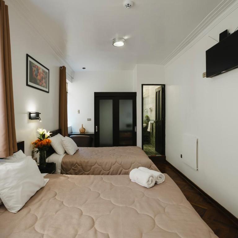 Hostal & Apartments El Triunfo - Habitación Doble Familiar - 3