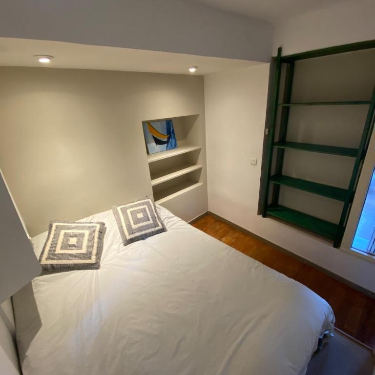 Bright T4 in central Grenoble - Mountain view - Three-Bedroom Apartment - 9