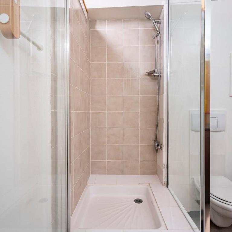 Bright T4 in central Grenoble - Mountain view - Three-Bedroom Apartment - 11