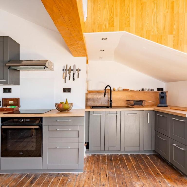Bright T4 in central Grenoble - Mountain view - Three-Bedroom Apartment - 12