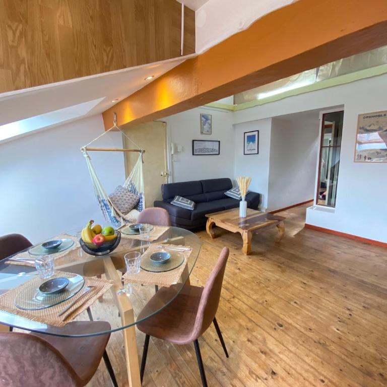 Bright T4 in central Grenoble - Mountain view - Three-Bedroom Apartment - 26