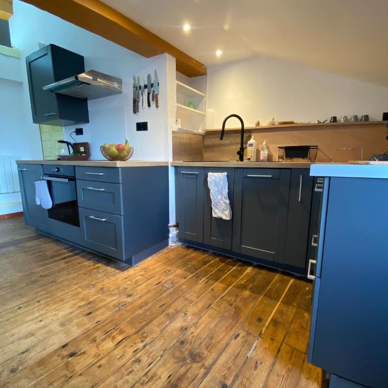 Bright T4 in central Grenoble - Mountain view - Three-Bedroom Apartment - 37