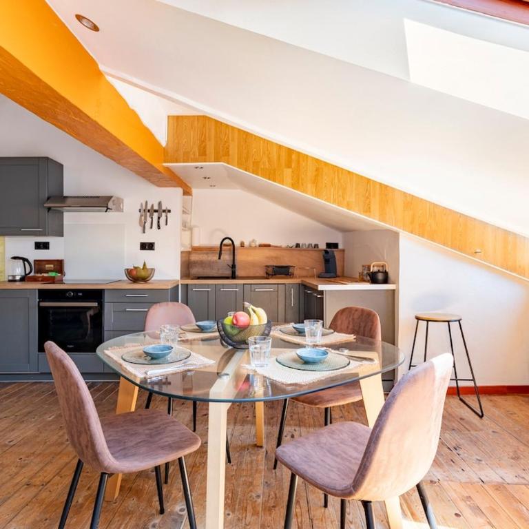 Bright T4 in central Grenoble - Mountain view - Three-Bedroom Apartment - 40