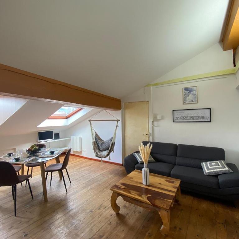 Bright T4 in central Grenoble - Mountain view - Three-Bedroom Apartment - 42