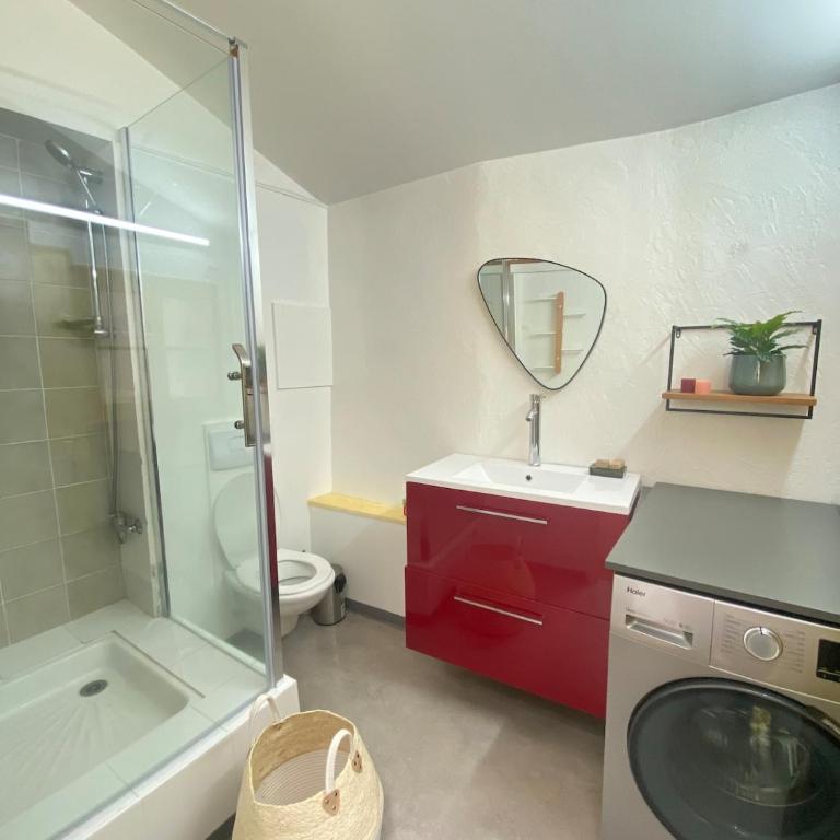 Bright T4 in central Grenoble - Mountain view - Three-Bedroom Apartment - 44