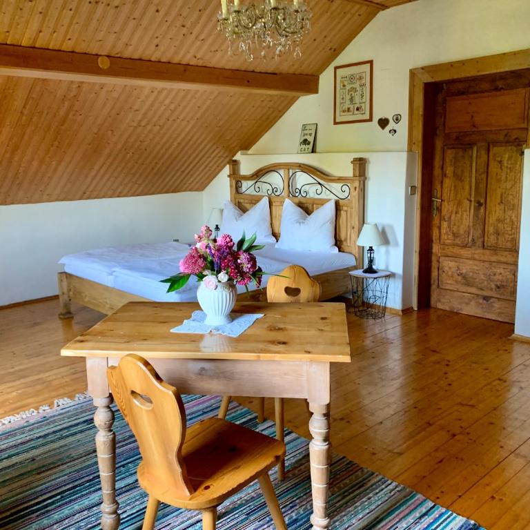 Villa am Faaker See mit Privatstrand und Ruderboot - Apartment mit 3 Schlafzimmern und Seeblick - 3