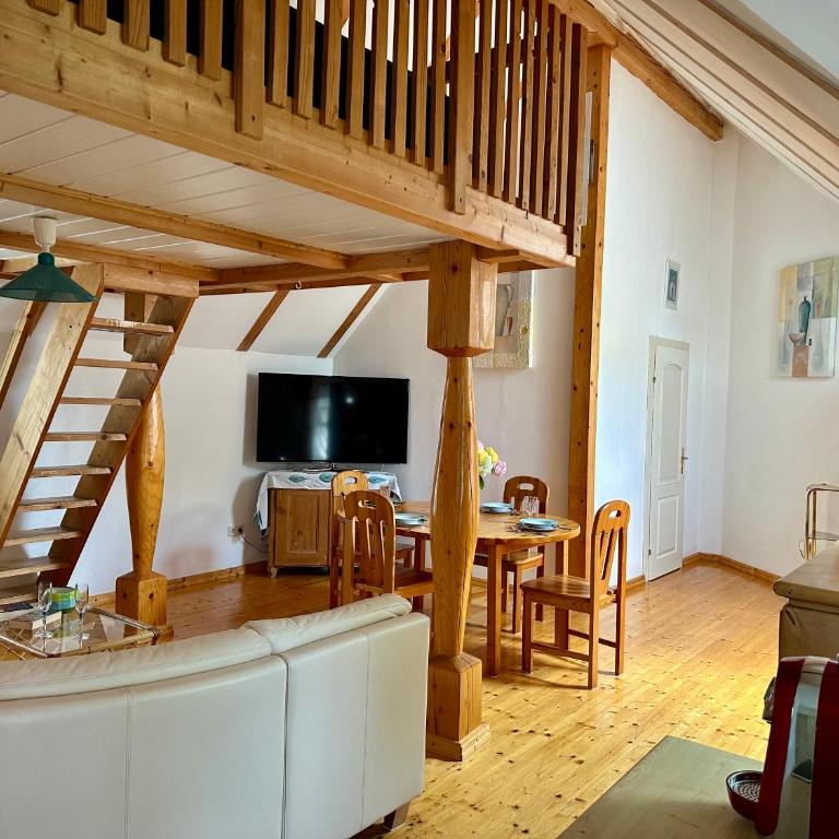 Villa am Faaker See mit Privatstrand und Ruderboot - Apartment mit Aussicht und Balkon - 10