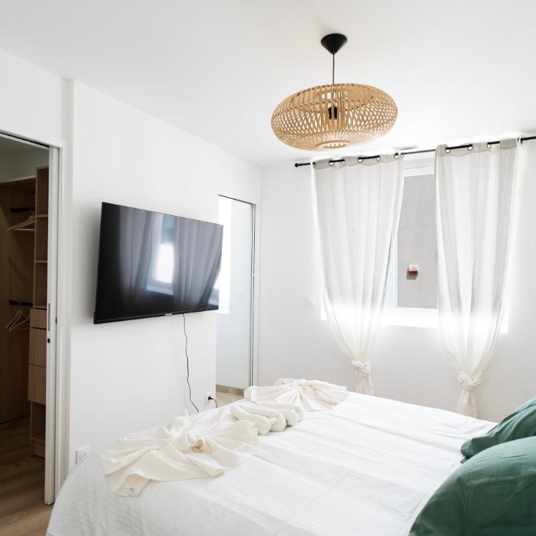 Maison au coeur de Nîmes avec garage et terrasse - Villa - 3
