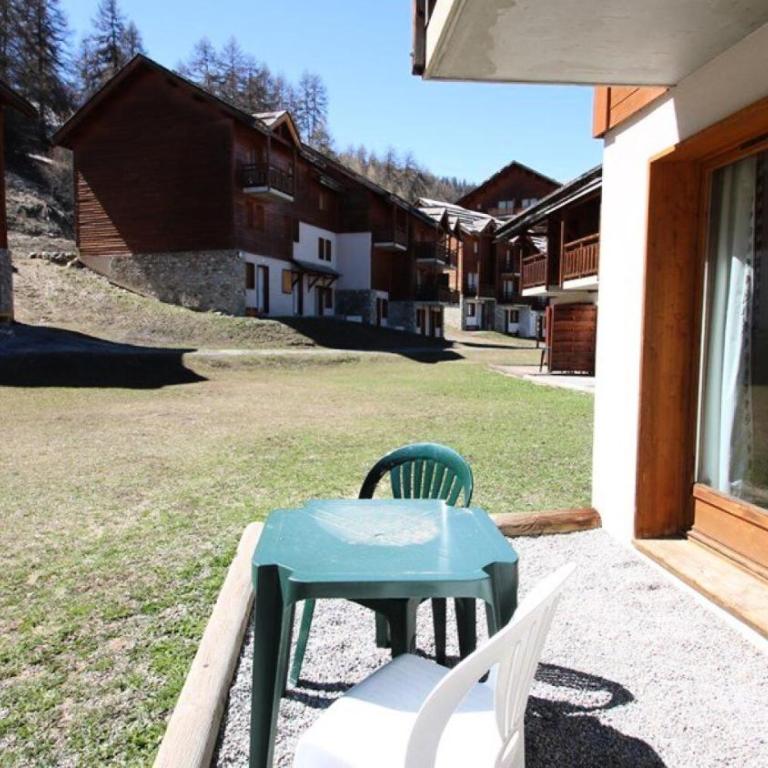 Résidence Parc Aux Etoiles - CH17PAE - CHALET DUPLEX 2 CHAMBRE, TERRASSE ET BALCON MAE-2114 - Chalet - 17