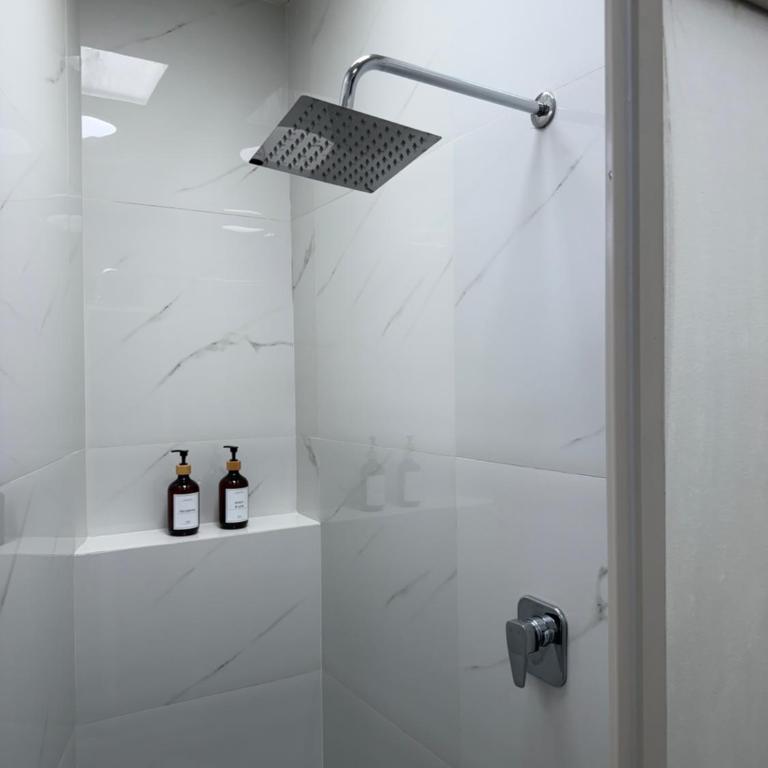 Casa Iris - Double Room with Private Bathroom - 6