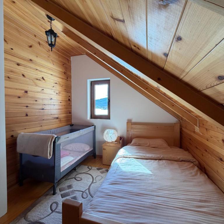 Vacation Home Andjelic - Three-Bedroom House - 14