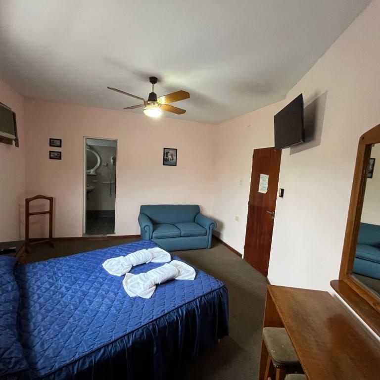 HS House - Habitación Doble con baño privado - 1 o 2 camas - 6