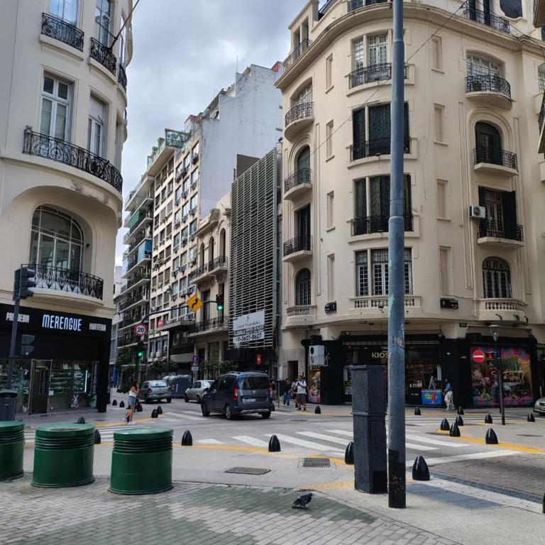 Departamento Céntrico Retiro - Apartment with Balcony - 15