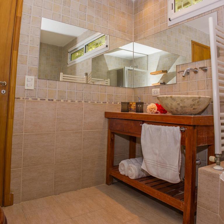 Hotel Casablanca Pinamar - Apartamento Deluxe de 2 dormitorios con vistas al jardín - 1