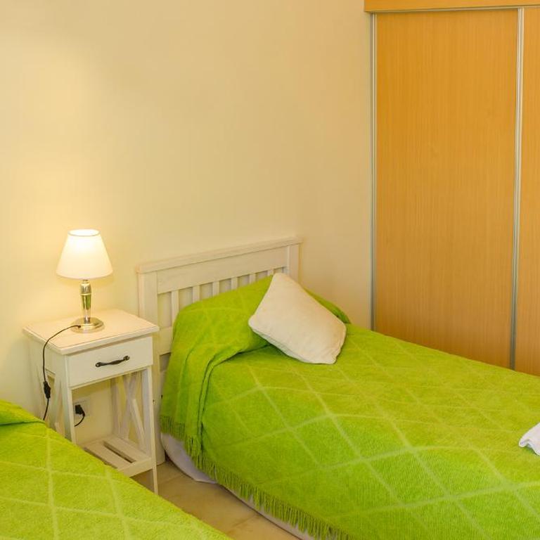 Hotel Casablanca Pinamar - Apartamento Deluxe de 2 dormitorios con vistas al jardín - 2